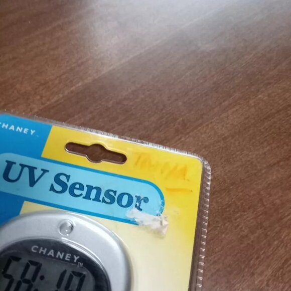 Chaney UV Sensor New In Box Measures Harmful UV Ray's From Sunlight - Picture 3 of 5